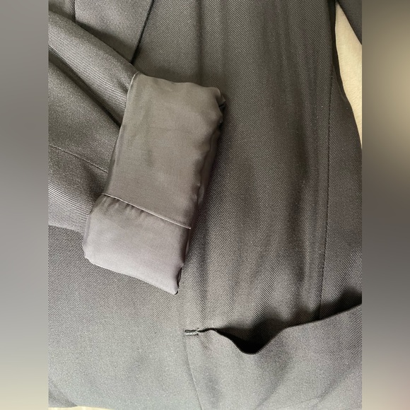 Aritzia Talula Black Blazer - Picture 2 of 5